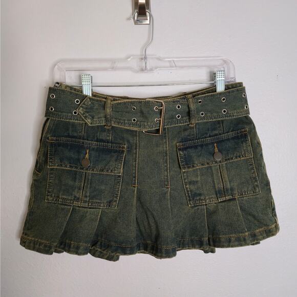 Pleated Denim Micro Mini Cargo Skirt With Grommet Belt Size M Heavyweight Flirty - Picture 2 of 9